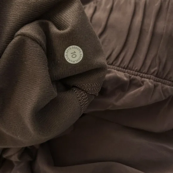 Lululemon Lost in Leisure Crop Jogger in Antique Bark Purple Size 10 - Picture 7 of 9